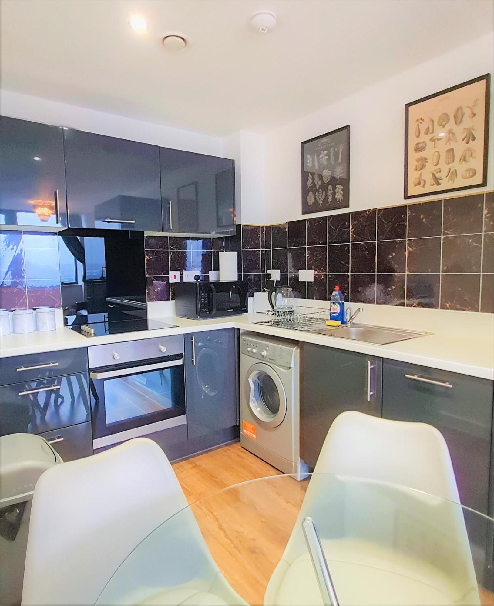 ליברפול Sidemerseylivings - Central, Bright, And Convenient 2-Bedroom Apartment With Parking מראה חיצוני תמונה