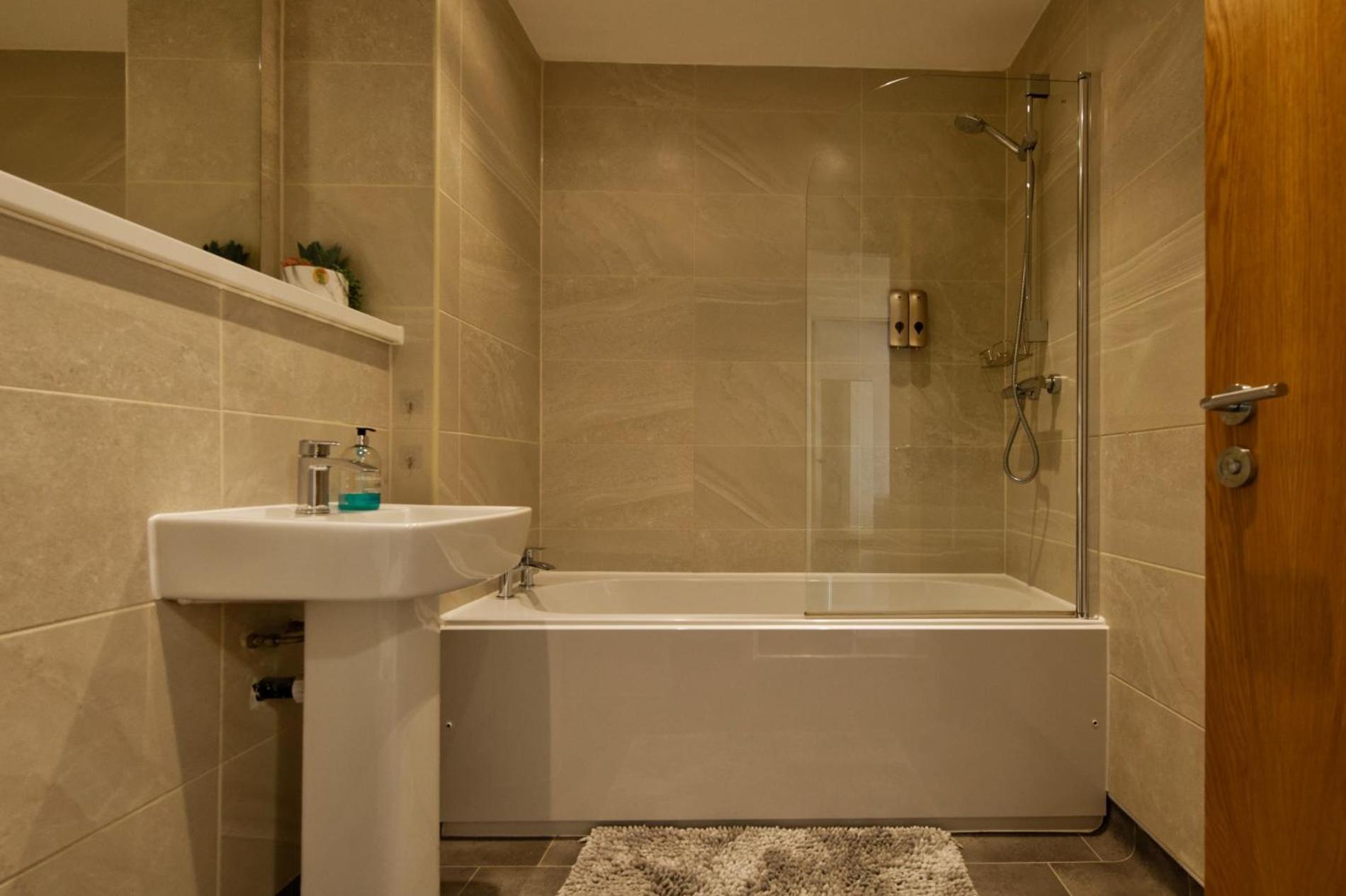 ליברפול Sidemerseylivings - Central, Bright, And Convenient 2-Bedroom Apartment With Parking מראה חיצוני תמונה
